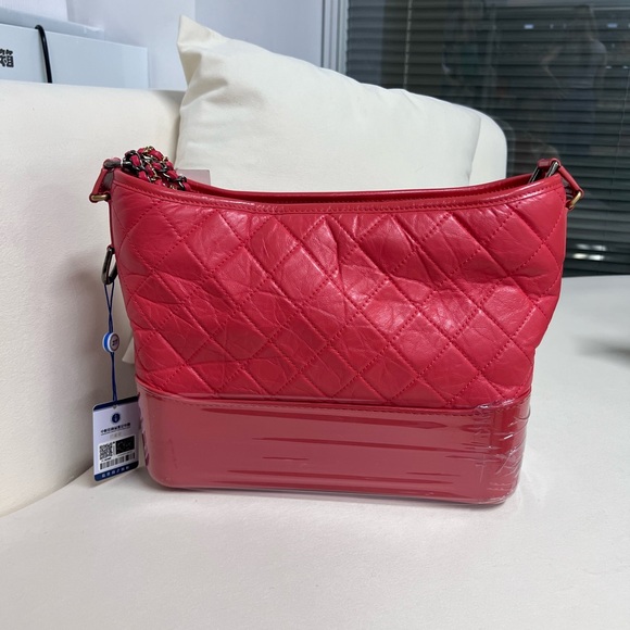 Chanel Red Quilted Shoulder Bag - Picture 1 of 7